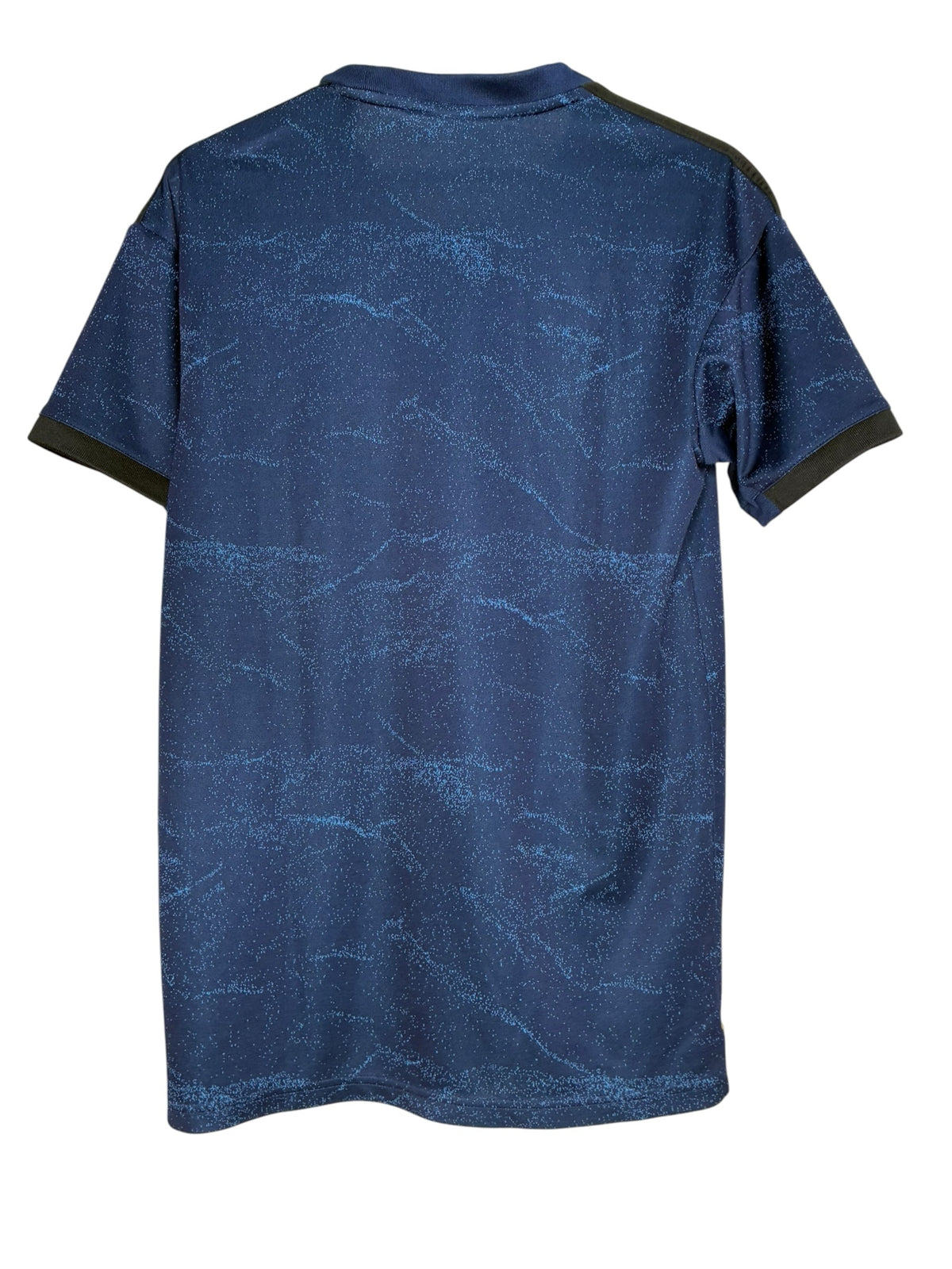 Vue arrière du maillot de football Levestiairedupeuple adidas Real Madrid bleu marine avec motif texturé