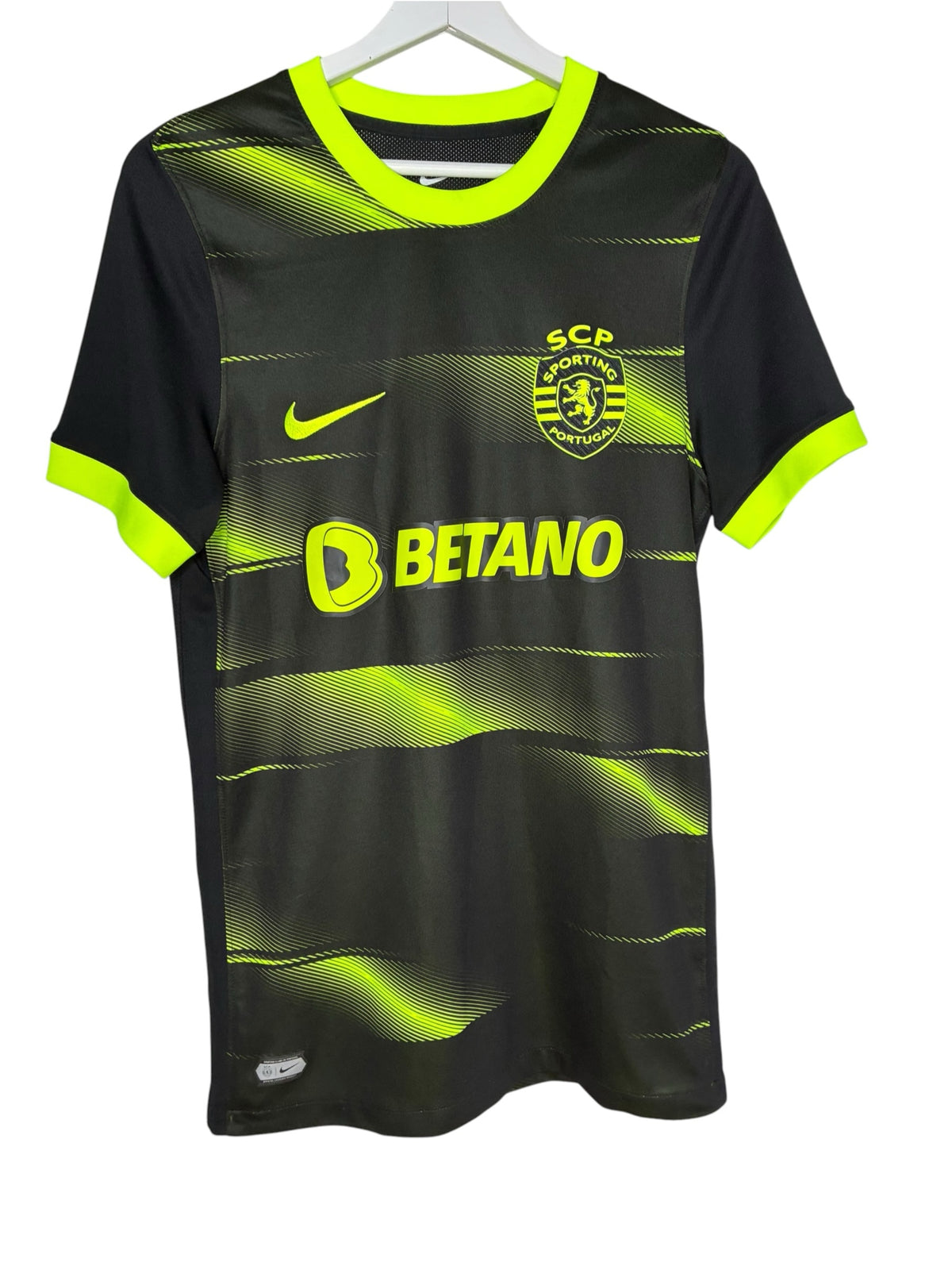 Maillot de football Levestiairedupeuple Sporting Clube de Portugal noir avec détails graphiques vert néon